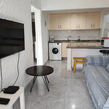 公寓 Private Bungalow In *